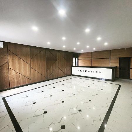 Hotel Mandarin Atyrau Ngoại thất bức ảnh
