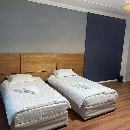 Hotel Mandarin Atyrau Ngoại thất bức ảnh