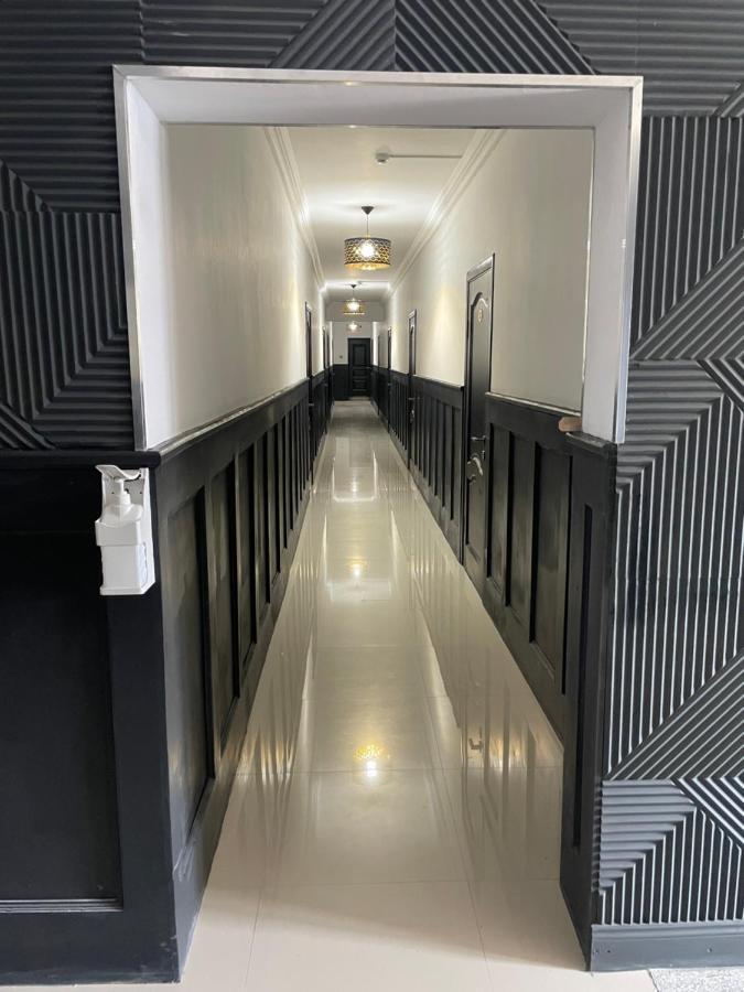 Hotel Mandarin Atyrau Ngoại thất bức ảnh